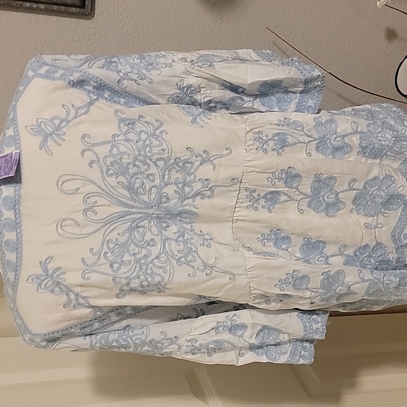 Blue and White Embroidered Women's Top - Picture 5 of 9